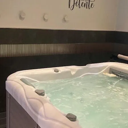 De Charme Avec Et Cheminee, Pres Du Mans, 7 Chambres, Wifi, En Bord De Foret De Vibraye *