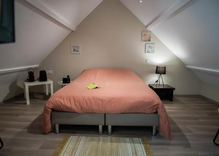 De Charme Avec Et Cheminee, Pres Du Mans, 7 Chambres, Wifi, En Bord De Foret De Vibraye - Fr-1-410-308 * Dollon