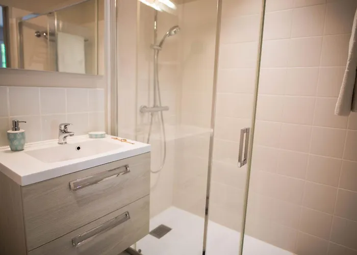 De Charme Avec Et Cheminee, Pres Du Mans, 7 Chambres, Wifi, En Bord De Foret De Vibraye - Fr-1-410-308 Semesterbostad Dollon